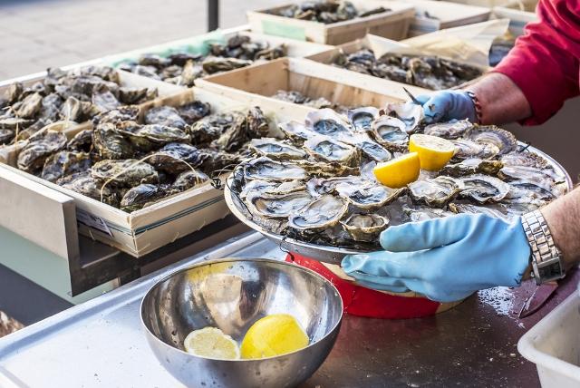 Huîtres à Bordeaux, France.